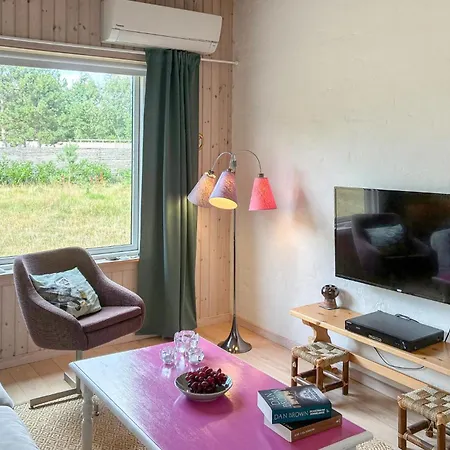 3 Bedroom Awesome In Prázdninový dům Gilleleje