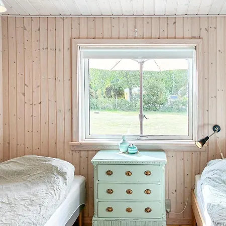 3 Bedroom Awesome In Prázdninový dům Gilleleje